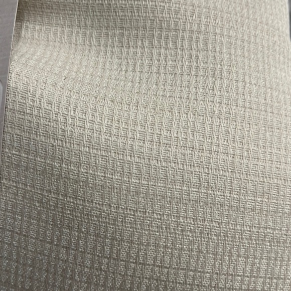 🍽NORITAKE COLORWWAVE COLLECTION SPILL PROOF TABLE LINENS 60”x120”. Like new! - Picture 3 of 4